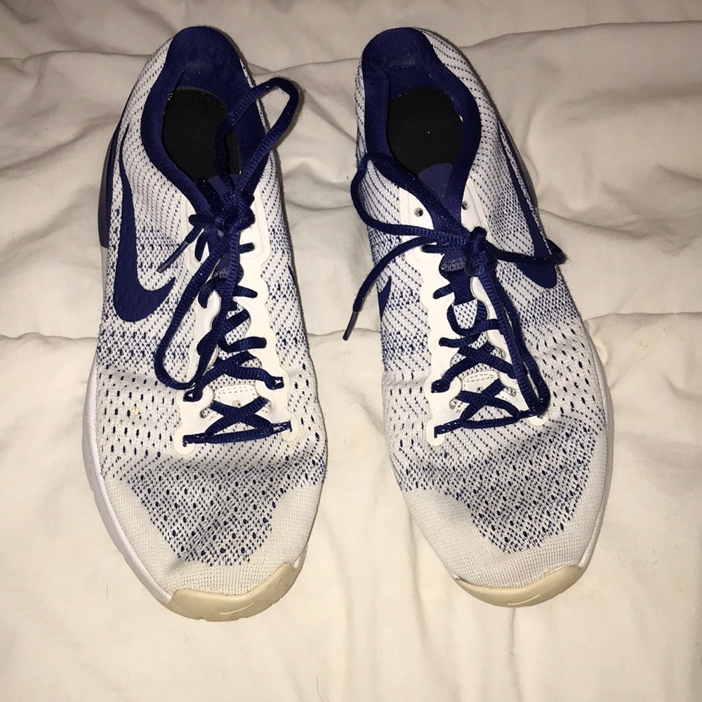 blue men’s nike shoes